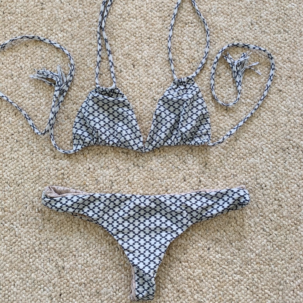 ACACIA diamond set $105 on ven